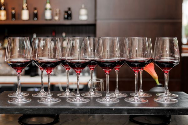 Vin primeur : astuces pour réussir votre achat en 2025